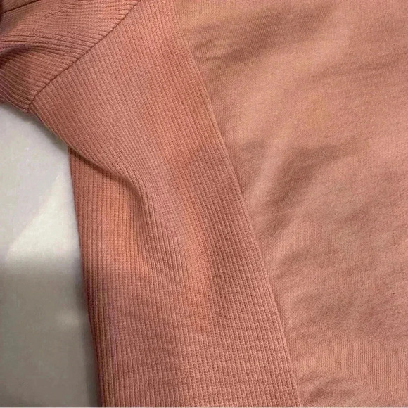Gymshark Long Sleeve Crop Top Women Small Coral Salmon Pink Workout - Picture 10 of 10